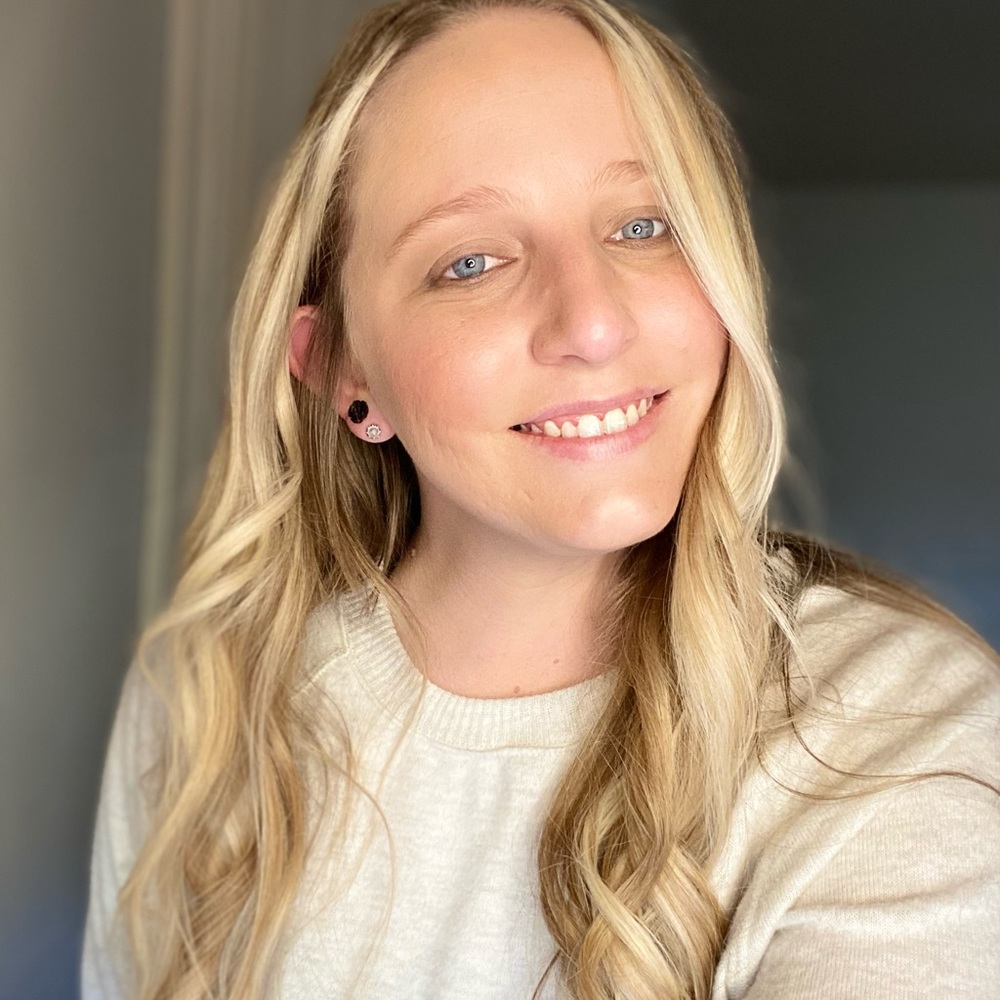 Meet your Posher, Courtney